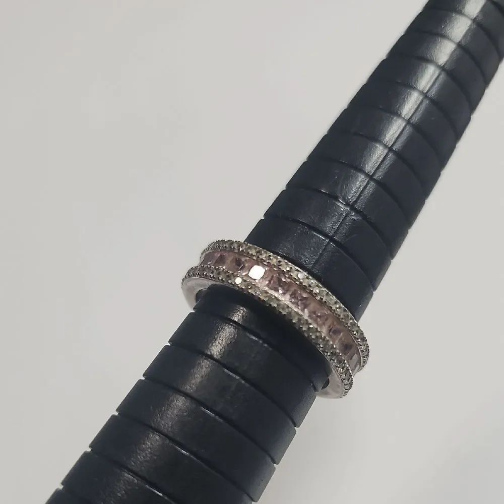Elegant Silver and Pink Gemstone Ring